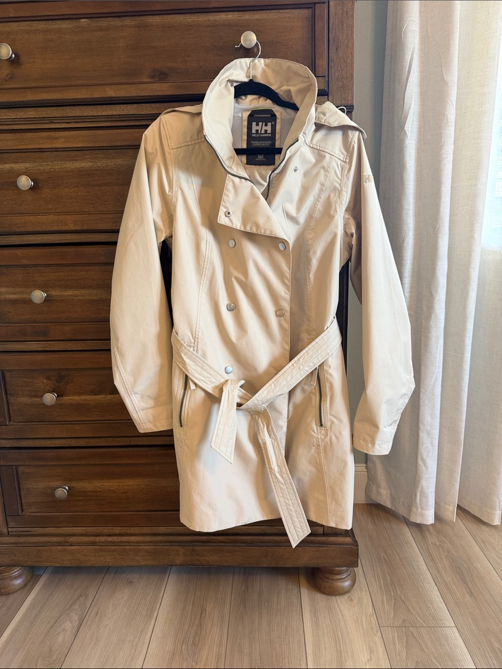 Helly Hansen Women’s waterproof Double-Breasted Trench with Belt